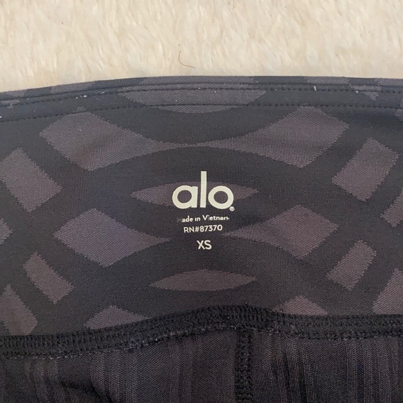 Alo Yoga Airbrush Engineer Pattern Black Leggings - Picture 12 of 15